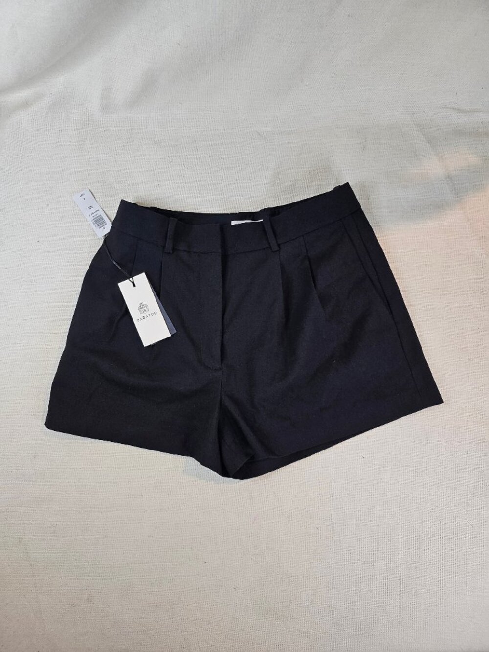 Babaton Women's Black Pleated 3" Shorts - Size 8